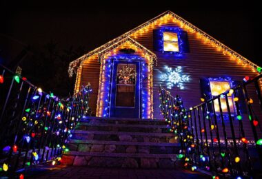 Décoration de Noël : jardin, allée et patio