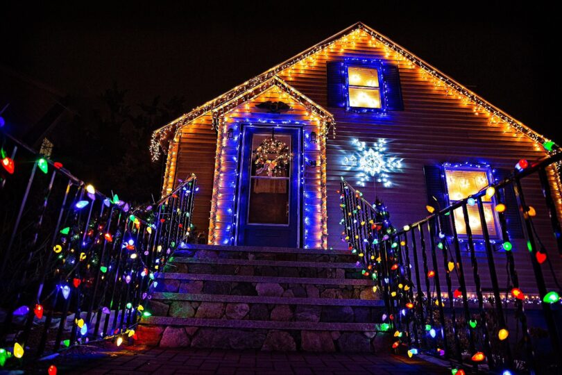 Décoration de Noël : jardin, allée et patio