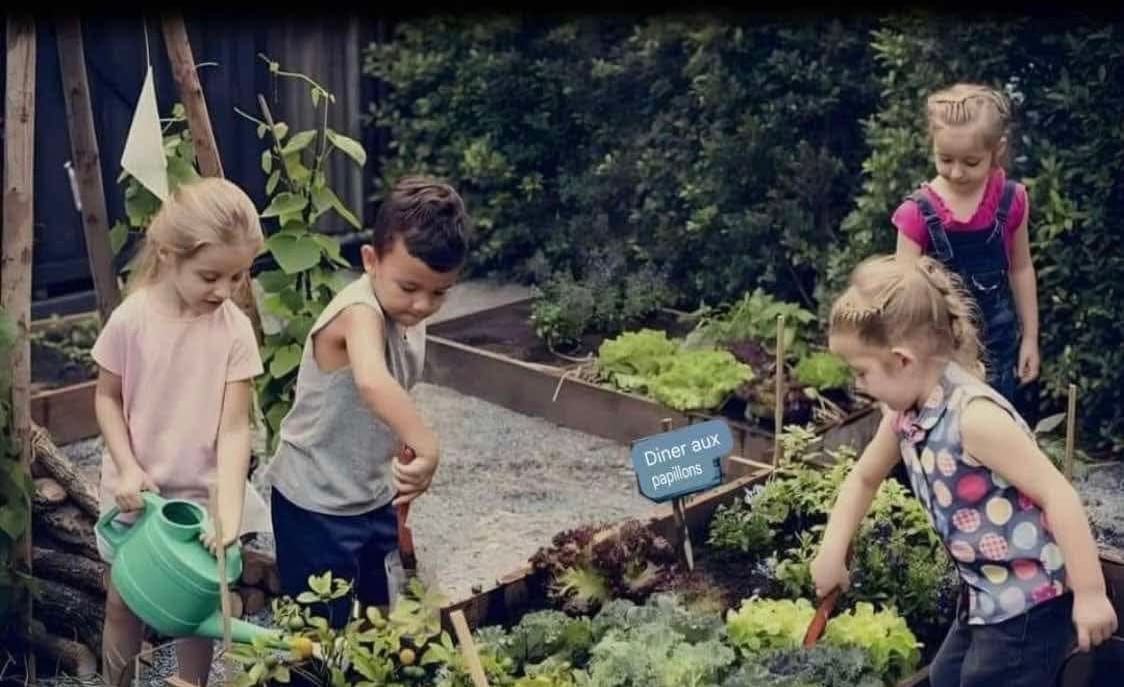 Élever des Enfants Connectés à la Nature.